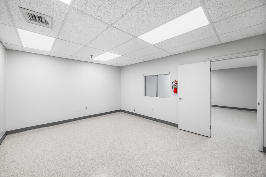 More Photos Of 761-795 S Danny Thomas Blvd, Memphis Distribution For Lease