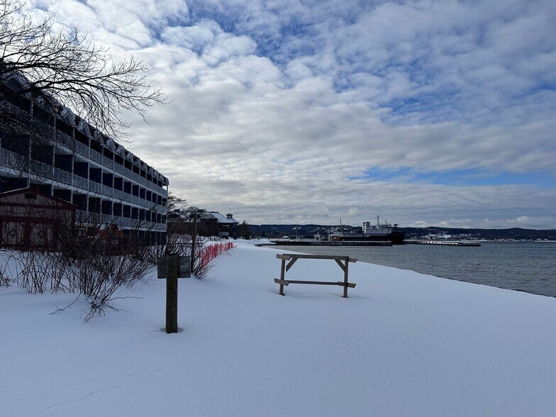 More Photos Of 841 E Front St, Traverse City Hotel For Sale