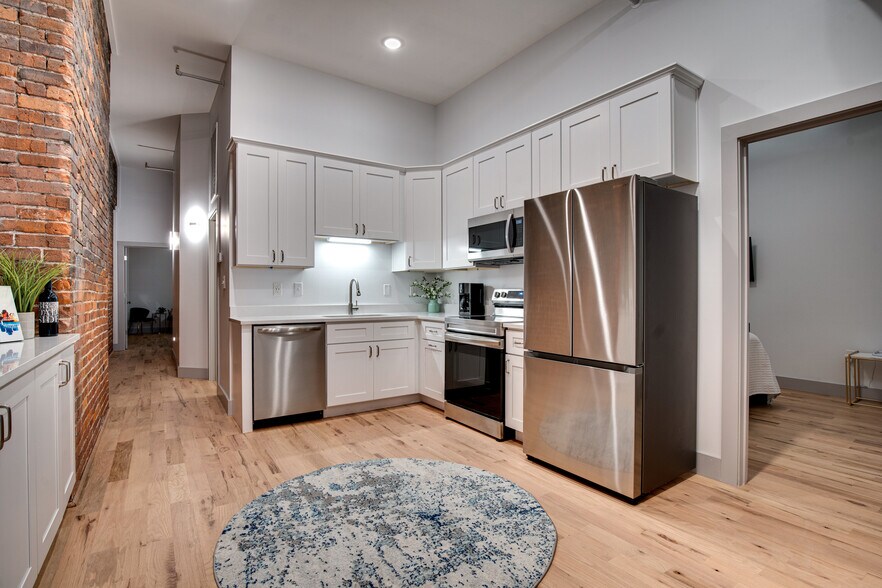 More Photos Of 209 3rd Ave N, Nashville Hotel For Sale