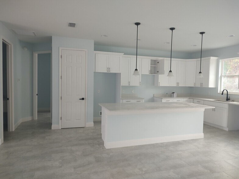 More Photos Of 7604 103rd Loop, Ocala Multifamily For Sale