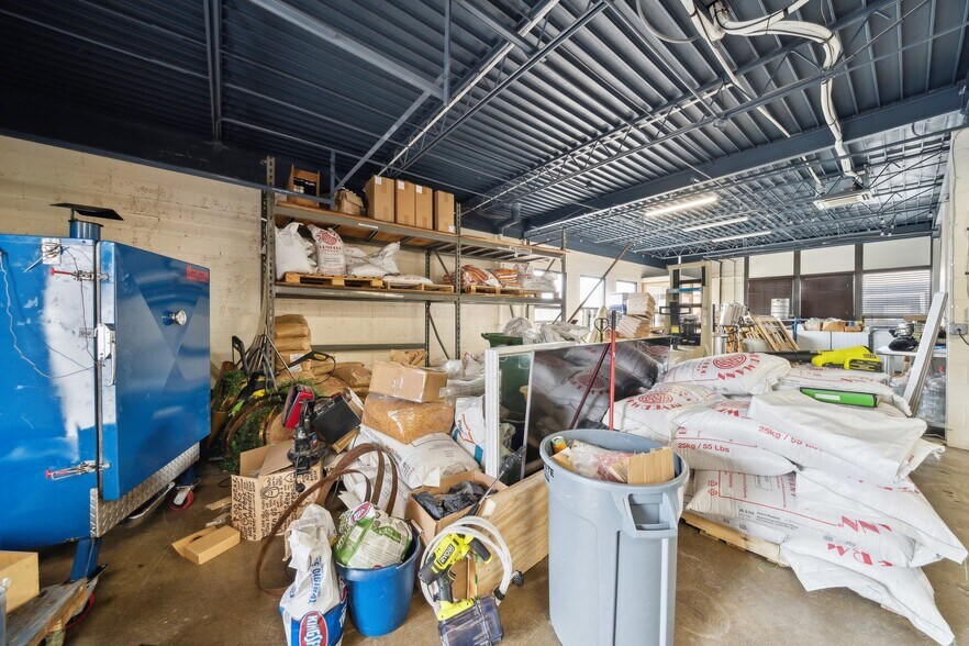 More Photos Of 704 Dawn St, Richmond Warehouse For Sale