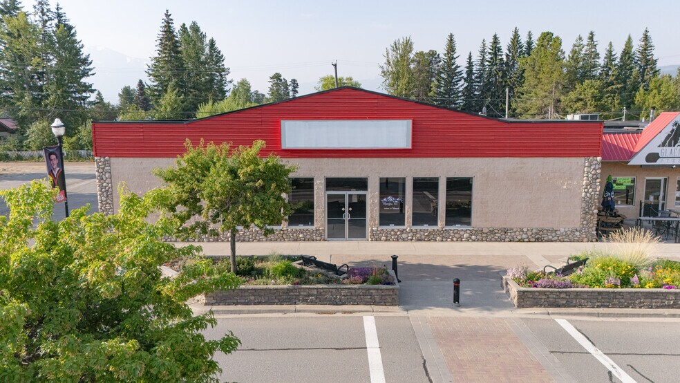 More Photos Of 1155 5th Ave, Valemount Storefront For Lease