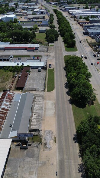 More Photos Of 6310 N Shepherd Dr, Houston Auto Salvage Facility For Sale