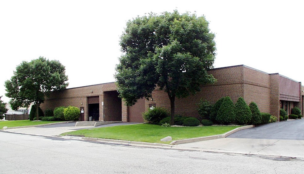 More Photos Of 1000 Industrial Dr, Bensenville Industrial For Sale