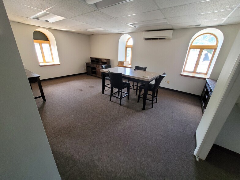 More Photos Of 54 S Liberty Dr, Stony Point Office For Sale