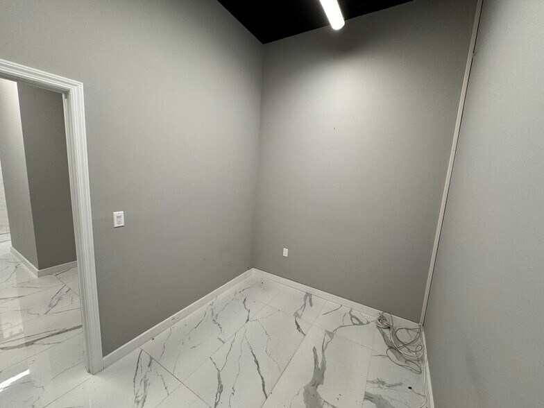 More Photos Of 271-273 Brighton Beach Ave, Brooklyn Storefront Retail Office For Sale