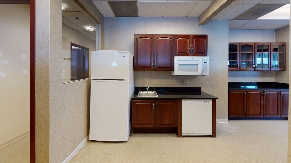 More Photos Of 6 Park Ave, Worcester Office For Lease