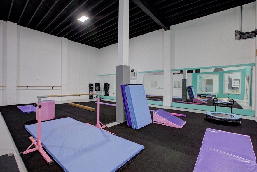 More Photos Of 1560 SE Stephens St, Roseburg Freestanding For Sale