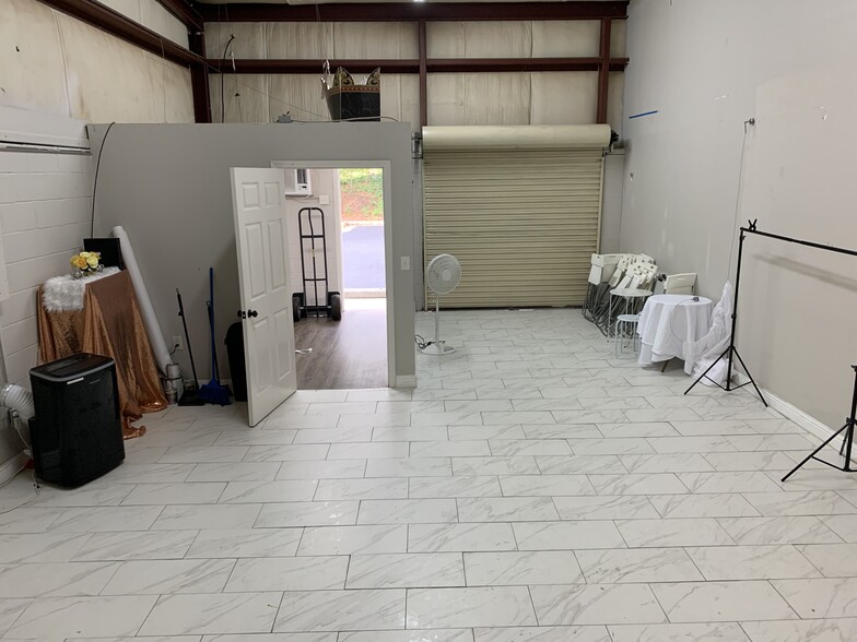 More Photos Of 3365-3367 W Hospital Ave, Chamblee Light Distribution For Lease
