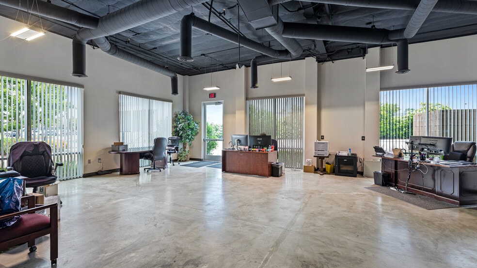 More Photos Of 1945 W 9th St, Upland Loft Creative Space For Lease