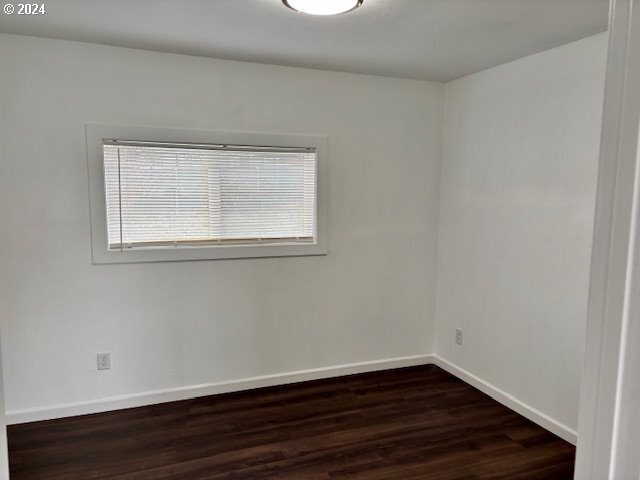 More Photos Of 512 NW Cecil Ave, Roseburg Office For Sale