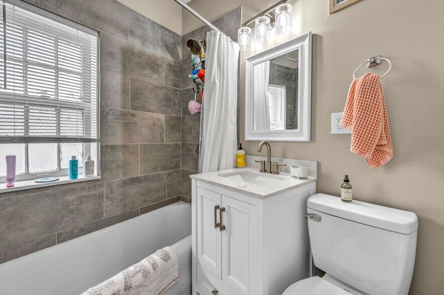 More Photos Of 12065 Edgewater Dr, Lakewood Apartments For Sale