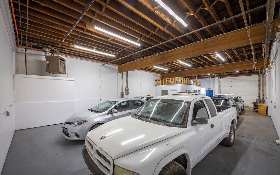 More Photos Of 11951 Mitchell Rd, Richmond Warehouse For Lease