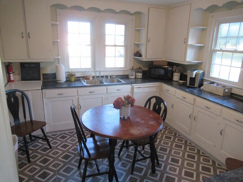 More Photos Of 1704 Gastonia Hwy, Lincolnton Office For Lease