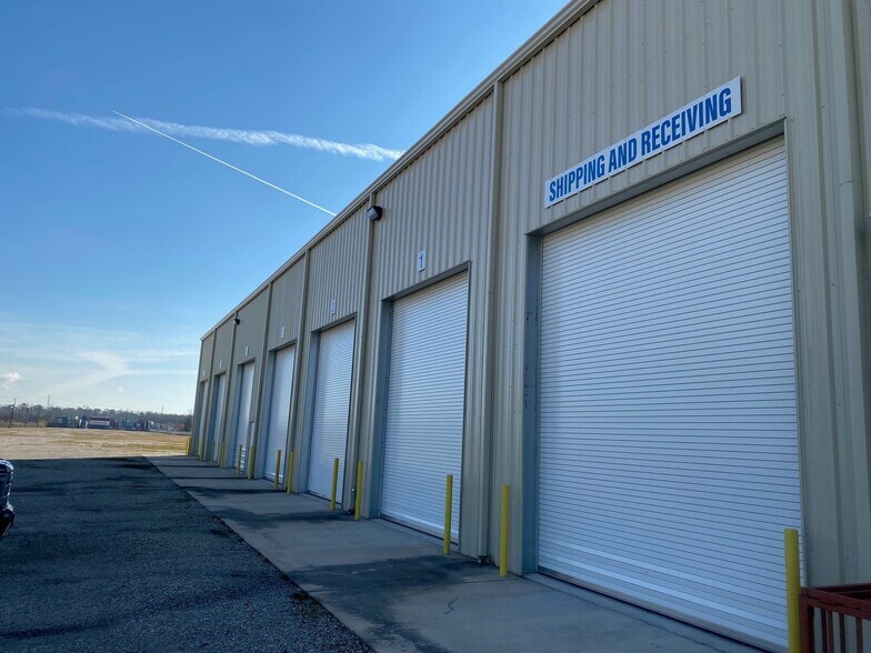 More Photos Of 5210 Oates Rd, Houston Warehouse For Lease