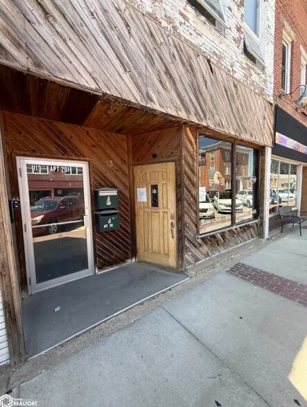 More Photos Of 113 N Jefferson St, Mount Pleasant Office For Sale