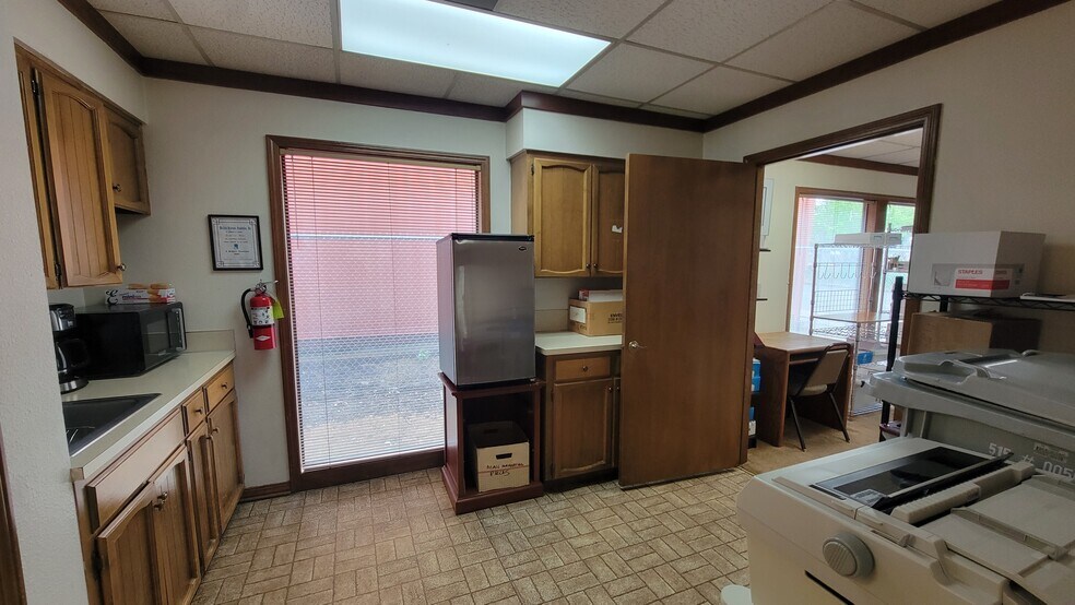 More Photos Of 3787-3795 River Rd N, Keizer Medical For Sale