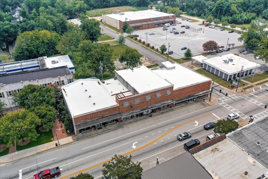 More Photos Of 114 W 6th St, Waynesboro Showroom For Sale