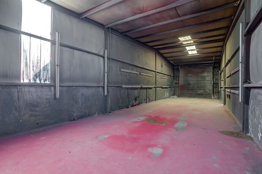 More Photos Of 3550 N Main St, Cleburne Industrial For Sale