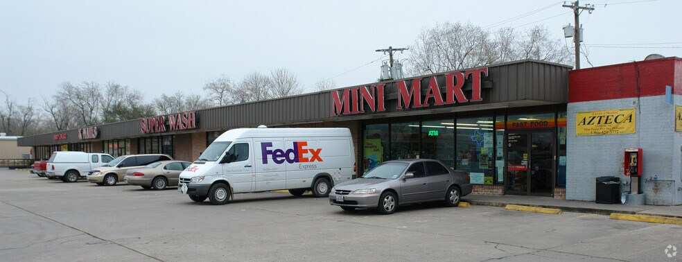 Primary Photo Of 4210-4228 Fm-517, Dickinson Storefront For Lease