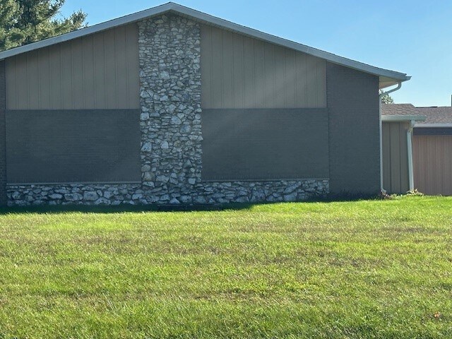 More Photos Of 22988 Ireland Rd, South Bend Showroom For Sale