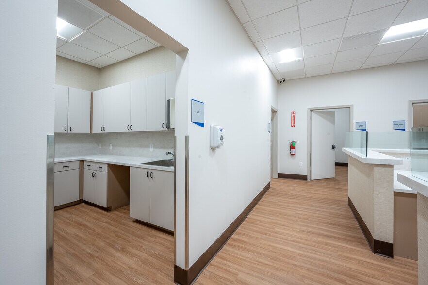 More Photos Of 3795 Boynton Beach Blvd, Boynton Beach Medical For Lease