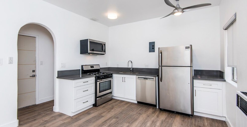 More Photos Of 1439 N Curson Ave, Los Angeles Apartments For Sale