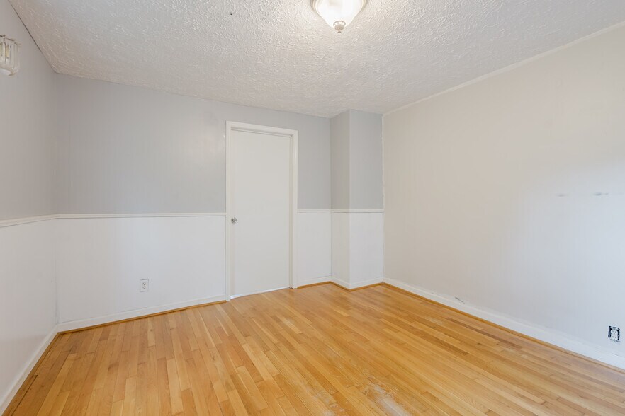 More Photos Of , Lexington Specialty For Sale