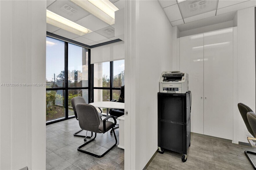 More Photos Of 2450 Hollywood Blvd, Hollywood Loft Creative Space For Sale