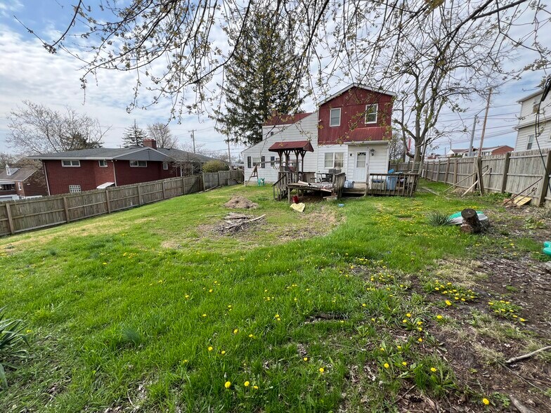 More Photos Of 221 Clay Pike, Irwin Storefront Retail Office For Sale