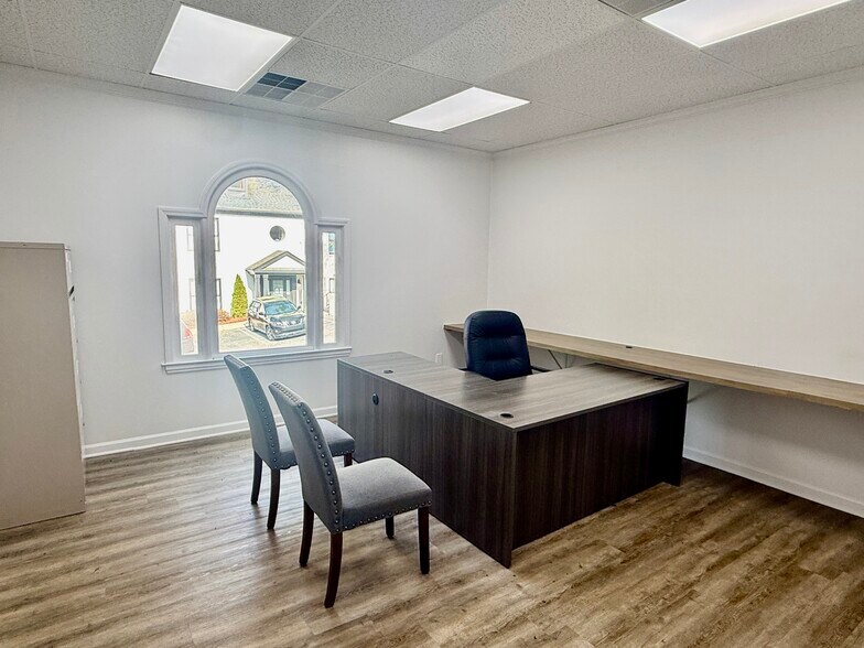 More Photos Of 1155 Hightower Trl, Atlanta Medical For Sale