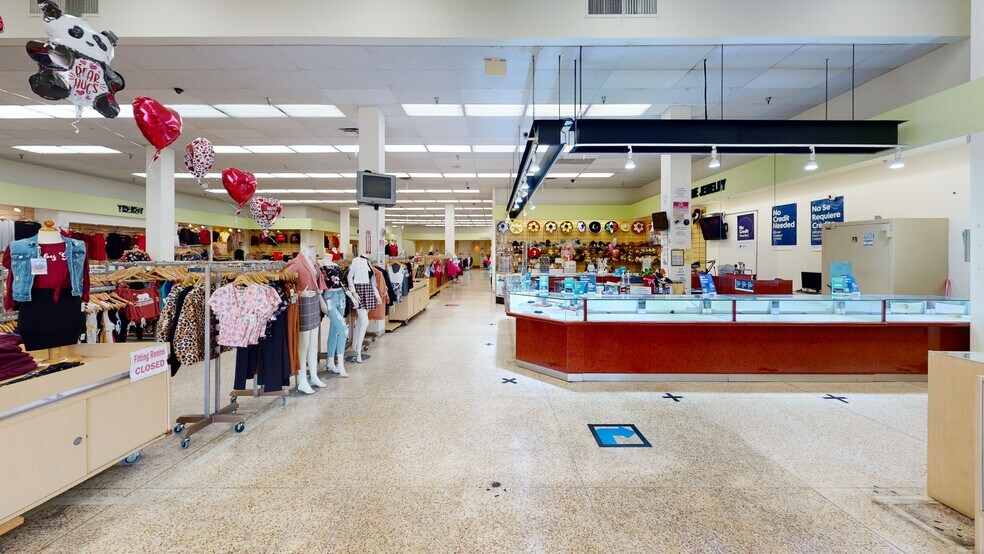 More Photos Of 960 S Santa Fe Ave, Vista Storefront For Sale