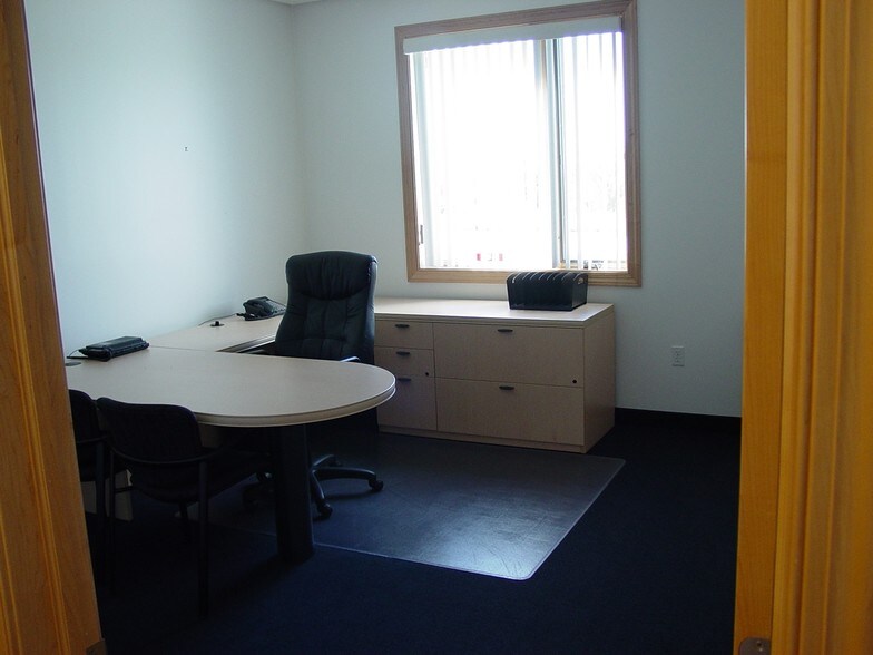 More Photos Of 2200 Gannett Ave, Des Moines Office For Sale