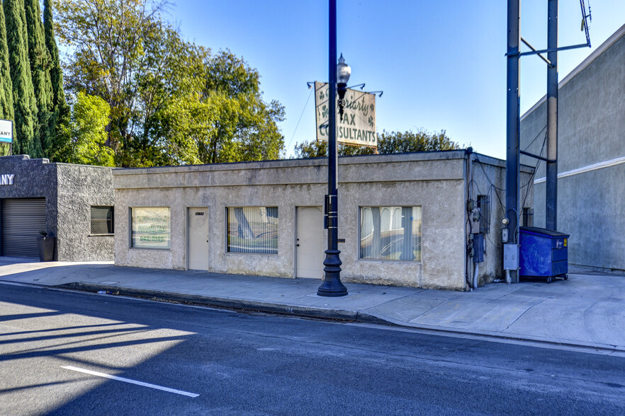 Primary Photo Of 15832 Whittier Blvd, Whittier Office For Lease