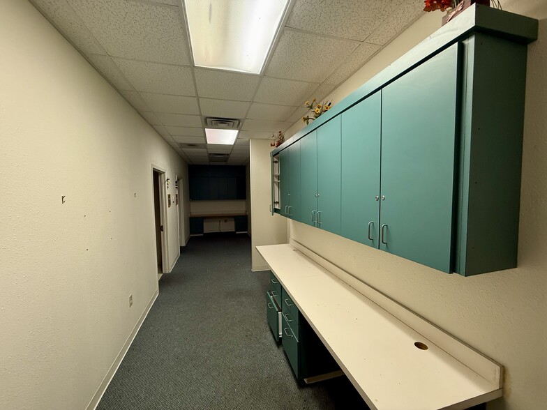 More Photos Of , Lindale Office For Sale