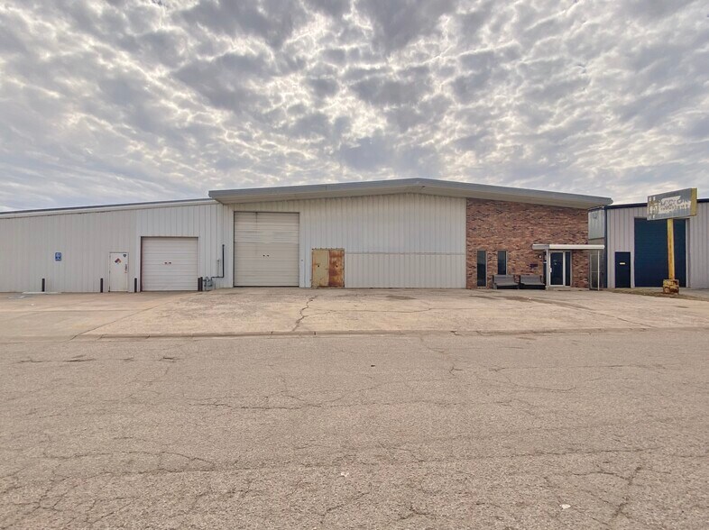 Primary Photo Of 2412 SW 14th St, Oklahoma City Manufacturing For Sale