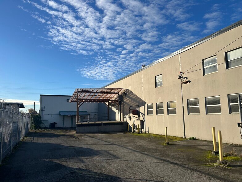 More Photos Of 601 S Andover St, Seattle Manufacturing For Sale