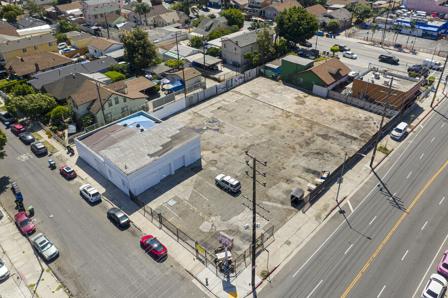 More Photos Of 110 E 62nd St, Los Angeles Auto Repair For Lease