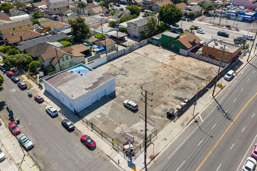 More Photos Of 110 E 62nd St, Los Angeles Auto Repair For Lease