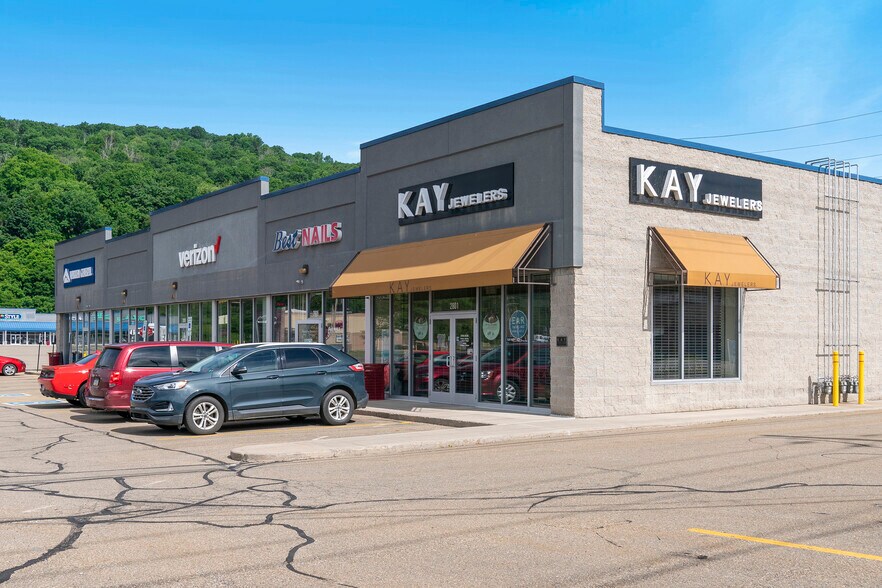 More Photos Of 2759-2775 Market St, Warren Freestanding For Lease