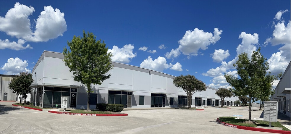 More Photos Of 13215 Stafford Rd, Missouri City Warehouse For Lease