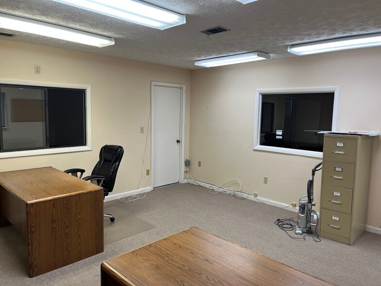More Photos Of 5807 Macy Ave, Jacksonville Office For Lease