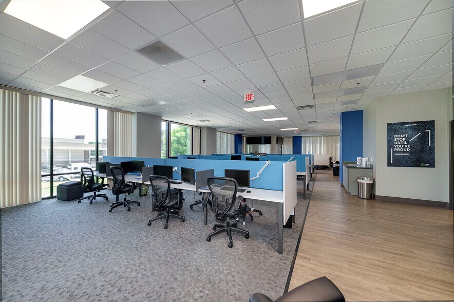 More Photos Of 2010 Avalon Pky, Mcdonough Office For Lease