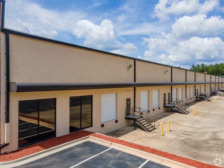More Photos Of 5100 Peachtree Industrial Blvd, Peachtree Corners Distribution For Lease