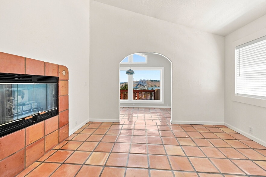 More Photos Of 1135 5th Ave, Crockett Apartments For Sale