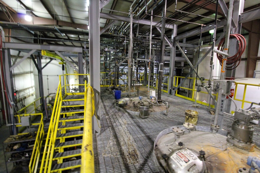 More Photos Of 5640 44th Ave S, Clinton Office For Sale