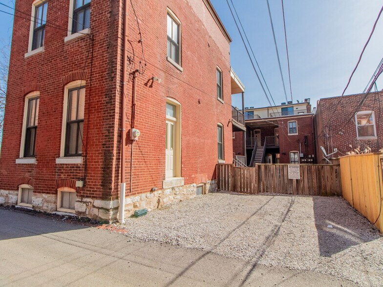 More Photos Of 1911 S 11th St, Saint Louis Apartments For Sale