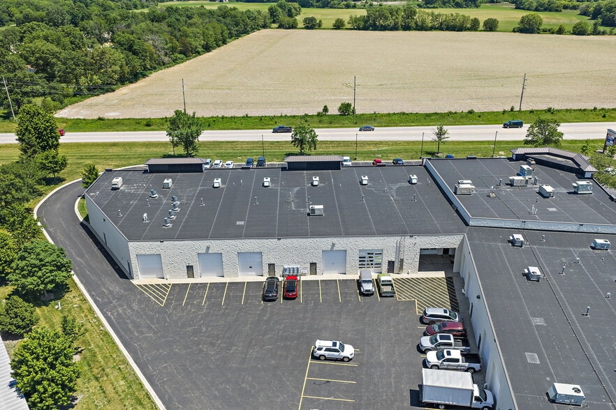 More Photos Of 129 Commercial Dr, Yorkville General Retail For Lease