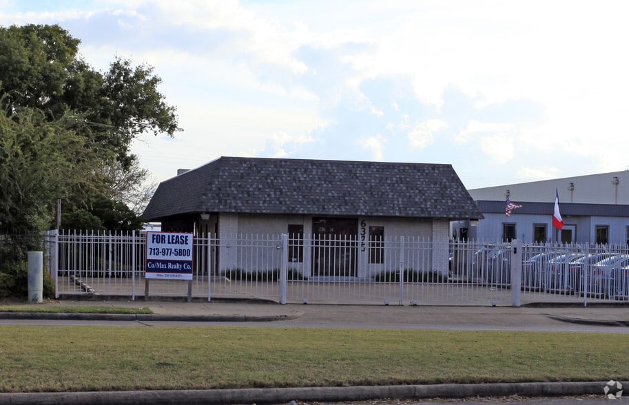 More Photos Of 6375 Richmond Ave, Houston Auto Dealership For Lease