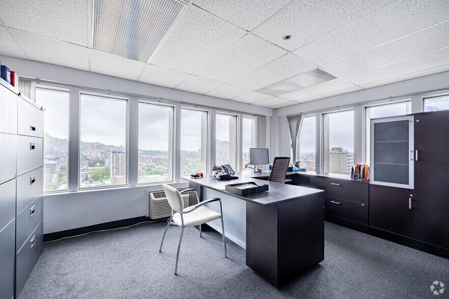 More Photos Of 666 Rue Sherbrooke O, Montréal Office Residential For Lease
